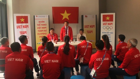 Bộ trưởng Nguyễn Văn Hùng thăm đoàn thể thao Việt Nam